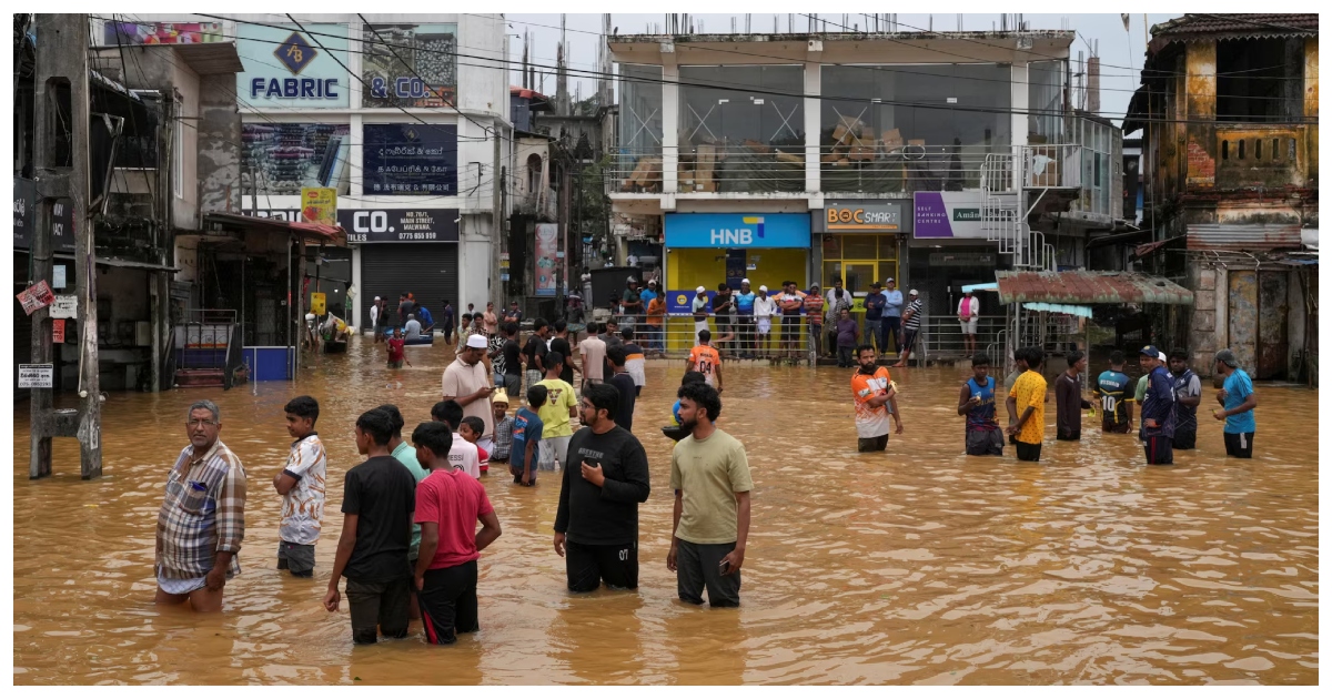 বন্যায় ডুবে যাওয়া শ্রীলঙ্কার একটি এলাকা। ছবি: রয়টার্স